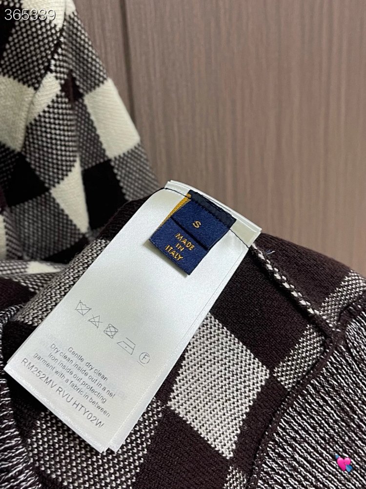 Louis Vuitton2026 New Men's Fashion Casual Letter Embroidery Color blocked Grid Knitted Hoodie卫衣 | Y