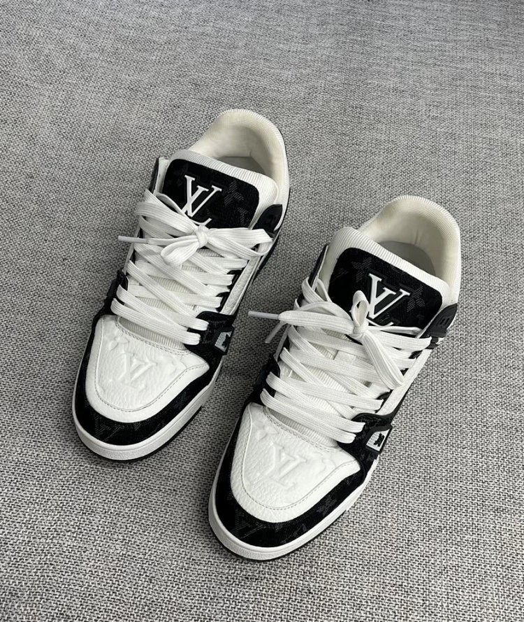 Louis Vuitton   Light luxury men's shoes, board shoes, trendy shoes, thick soled shoes, donkey low t