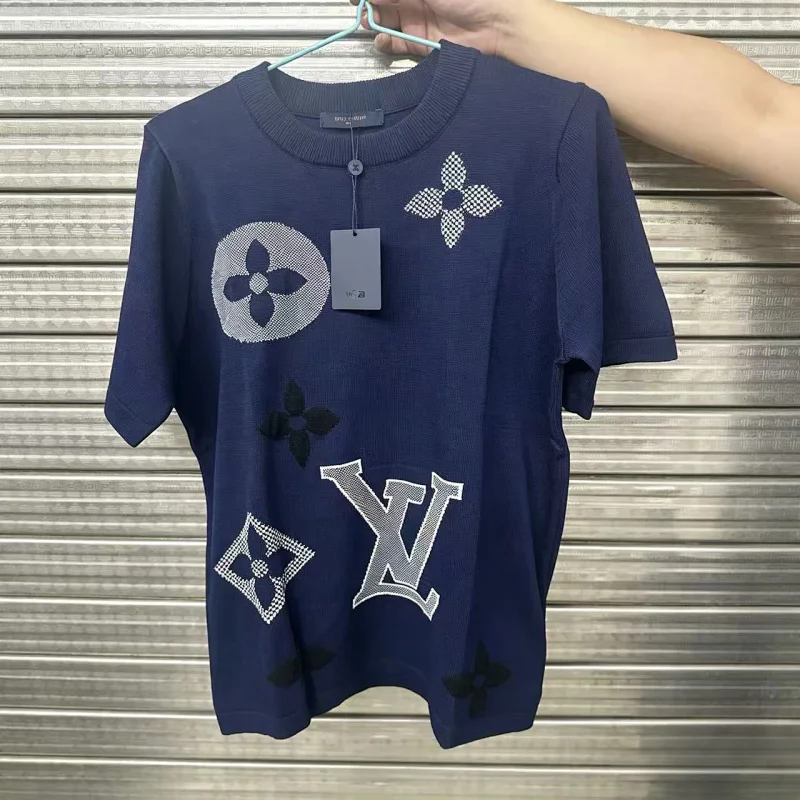 Louis Vuitton   Light luxury short sleeved t-shirt for both men and women, knitted top with half sle