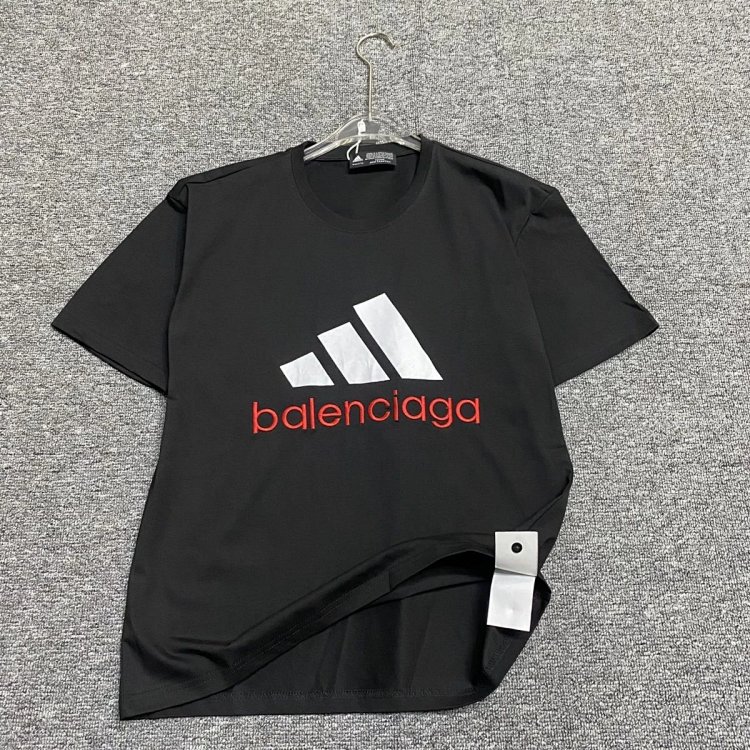 Balenciaga Adidas Joint Short Sleeve Fashion Show with Large Logo | Yooybuy Spreadsheet