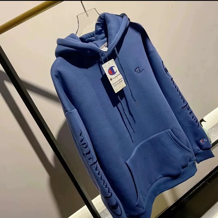 Champion hoodie with embroidered logo on Kirin arm for both men and women, casual long sleeved pullo