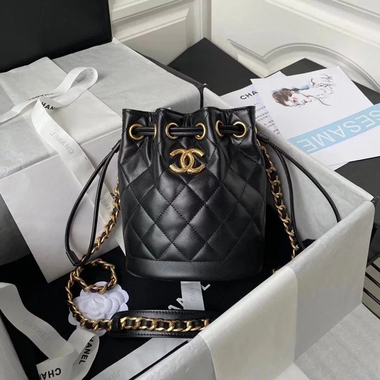 Chanel Retro Smooth Leather Drawstring Bucket Bag AS2716 Cross Carrying Women's Bag AS2716 Chanel Re