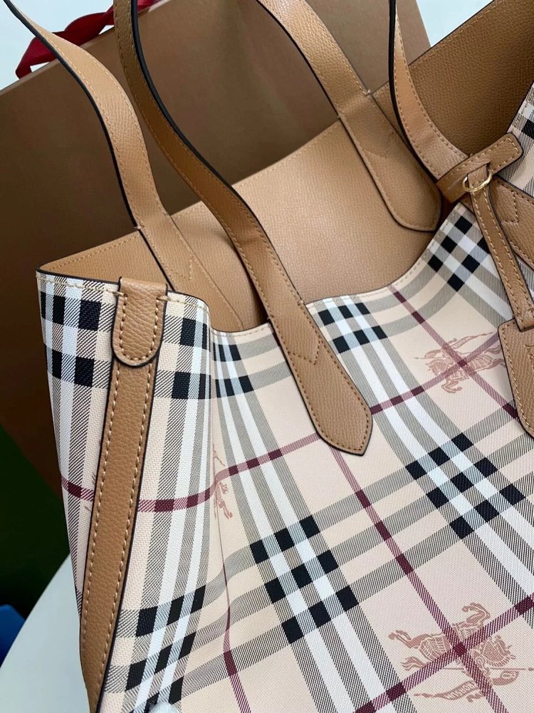 Burberry Classic Double sided Shopping Bag Lightweight Large Capacity Handbag Tote Bag Women's Bag C