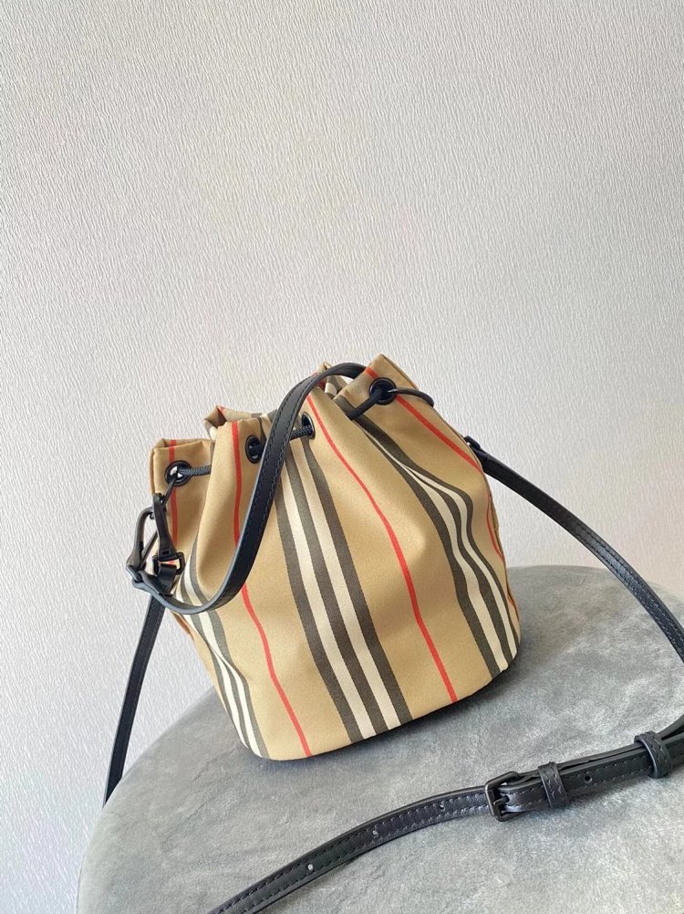 Burberry storage classic plaid canvas bucket bag drawstring bag | Yooybuy Spreadsheet