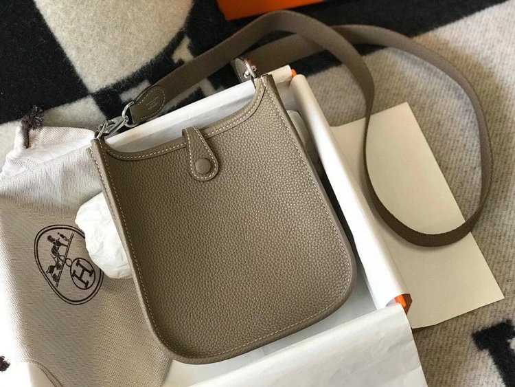 Hermes mini calf leather hollow shoulder crossbody buckle women's bag | Yooybuy Spreadsheet