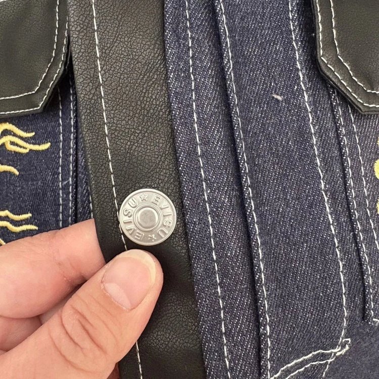 EVISU Heavy Industry Embroidered Cowboy Coat | Yooybuy Spreadsheet