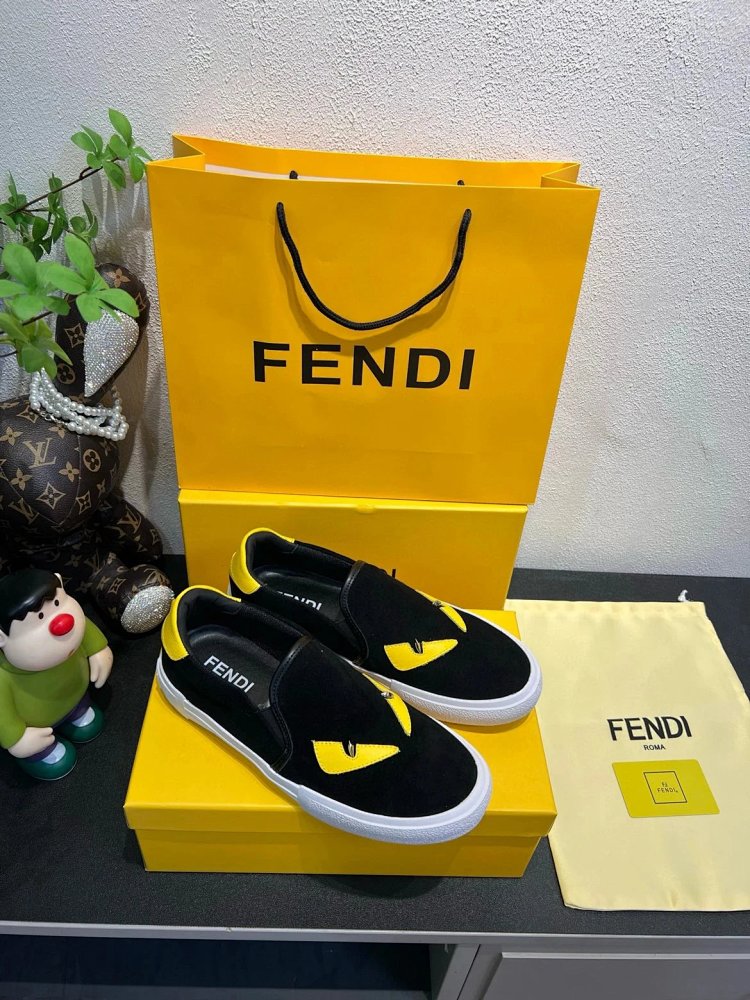 Fendi Monster stomps on board shoes with one foot | Yooybuy Spreadsheet