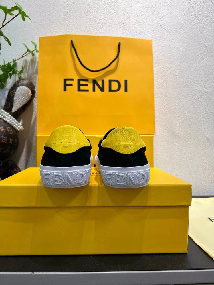 Fendi Monster stomps on board shoes with one foot | Yooybuy Spreadsheet