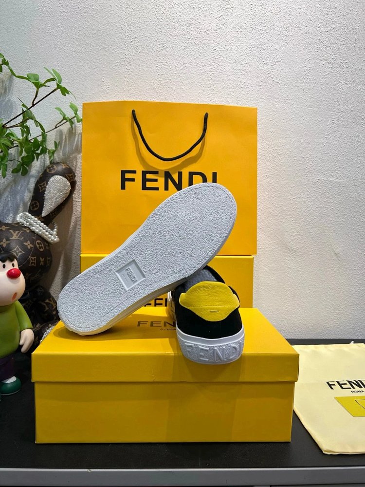 Fendi Monster stomps on board shoes with one foot | Yooybuy Spreadsheet