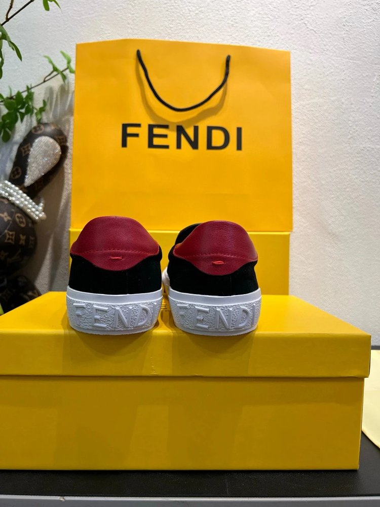 Fendi Monster stomps on board shoes with one foot | Yooybuy Spreadsheet