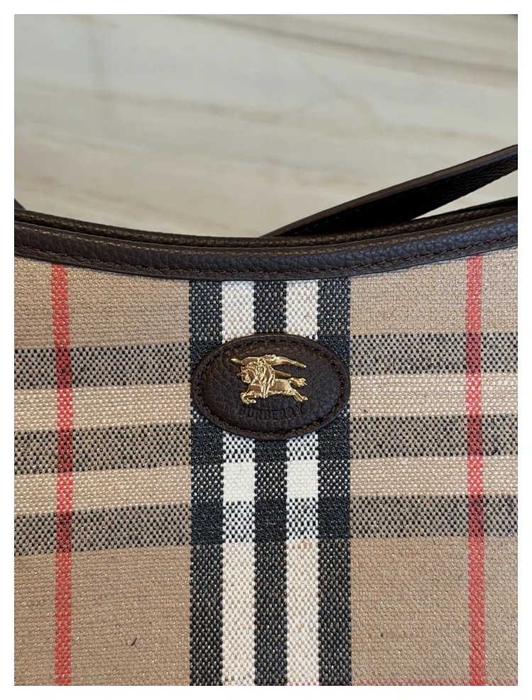 Burberry  Classic British plaid crossbody bag | Yooybuy Spreadsheet