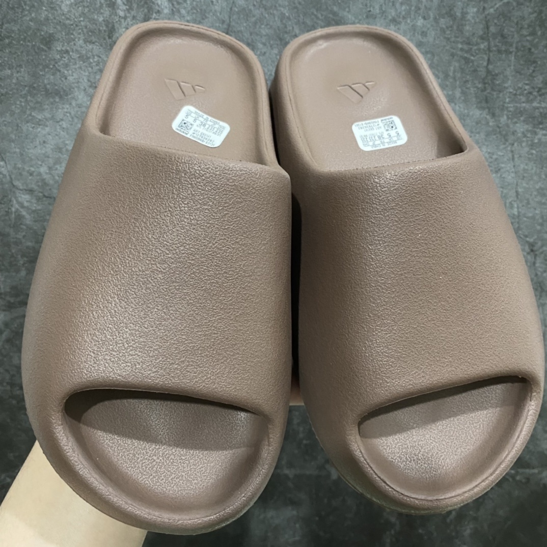 Adidas slippers T538018