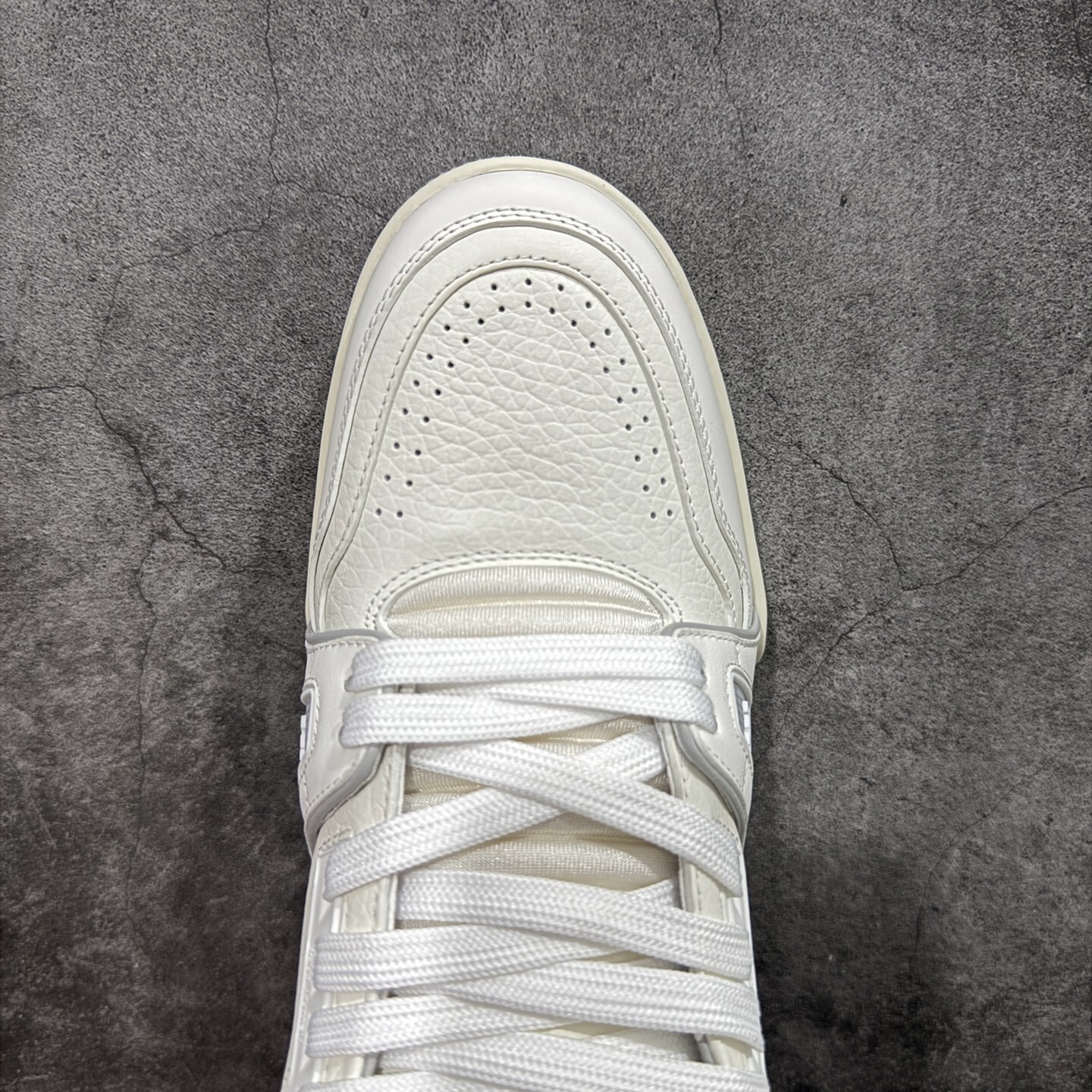 Louis Vuitton  Trainer Sneaker T538002 | Yooybuy Spreadsheet