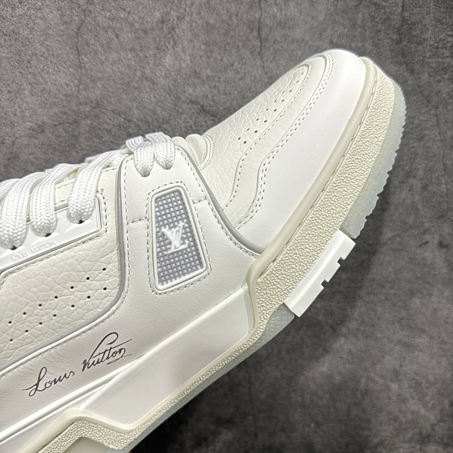 Louis Vuitton  Trainer Sneaker T538002 | Yooybuy Spreadsheet