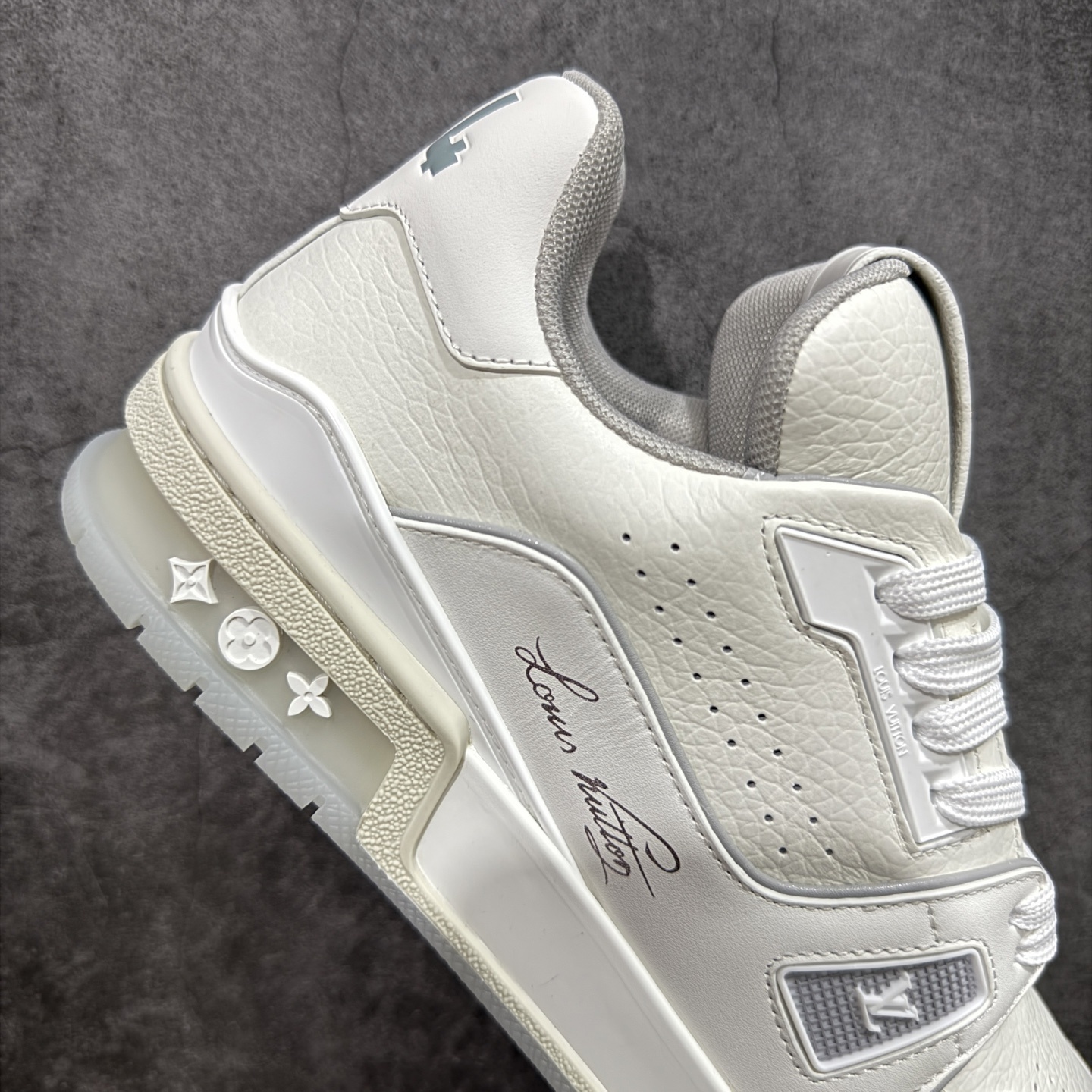 Louis Vuitton  Trainer Sneaker T538002 | Yooybuy Spreadsheet