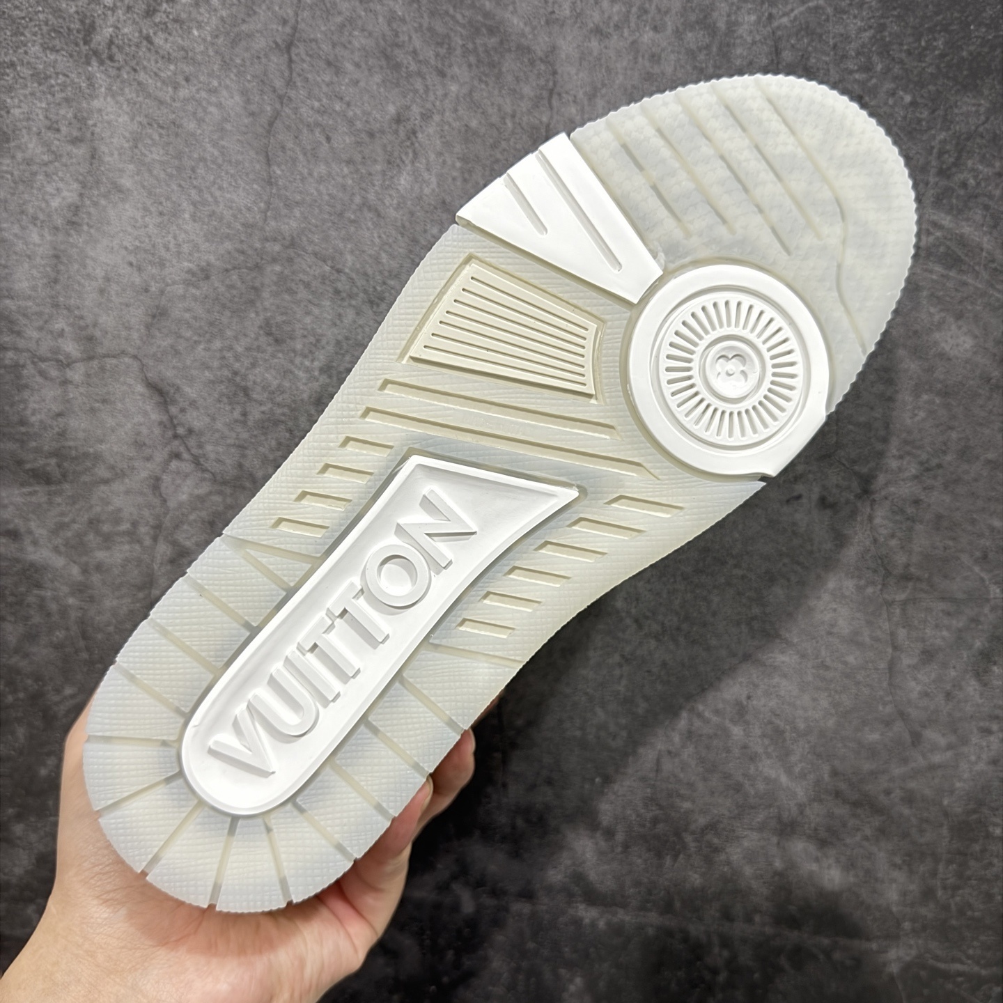 Louis Vuitton  Trainer Sneaker T538002 | Yooybuy Spreadsheet