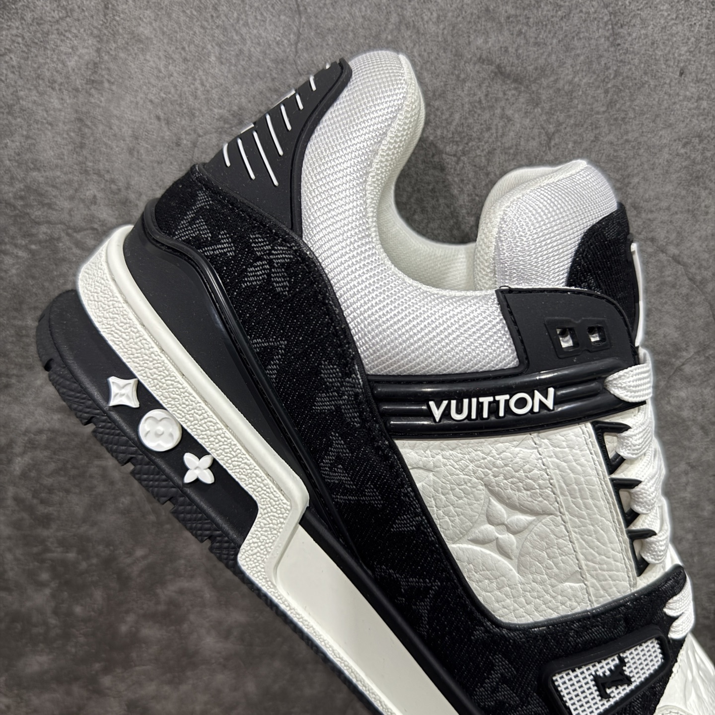 Louis Vuitton  Trainer Sneaker T538004 | Yooybuy Spreadsheet