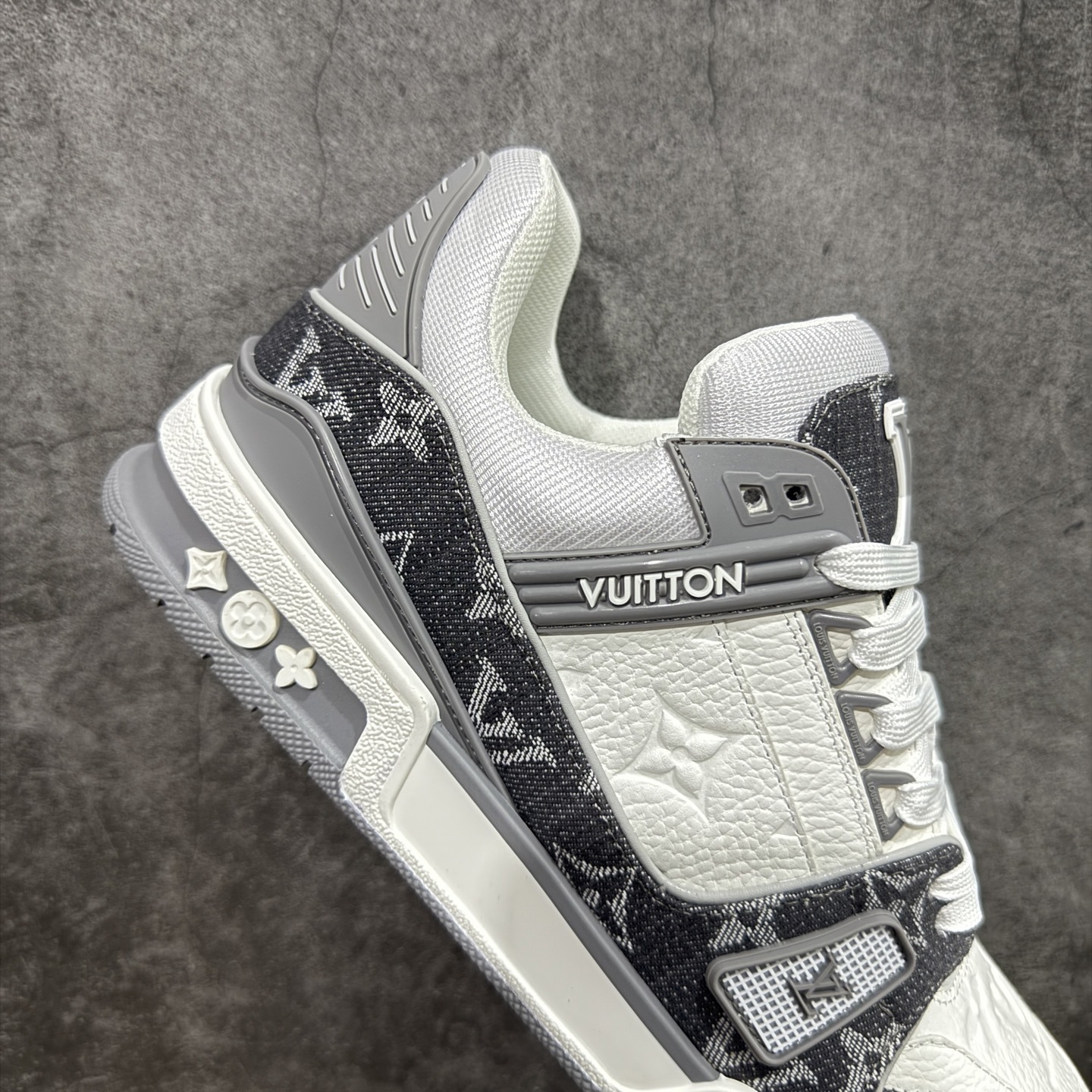 Louis Vuitton  Trainer Sneaker T538003 | Yooybuy Spreadsheet