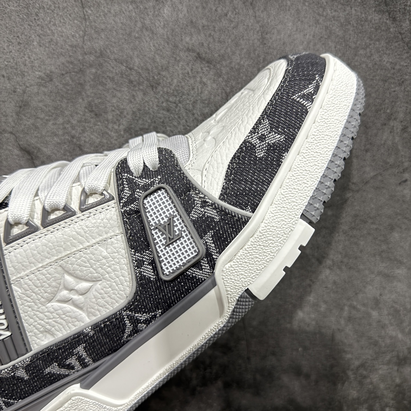 Louis Vuitton  Trainer Sneaker T538003 | Yooybuy Spreadsheet