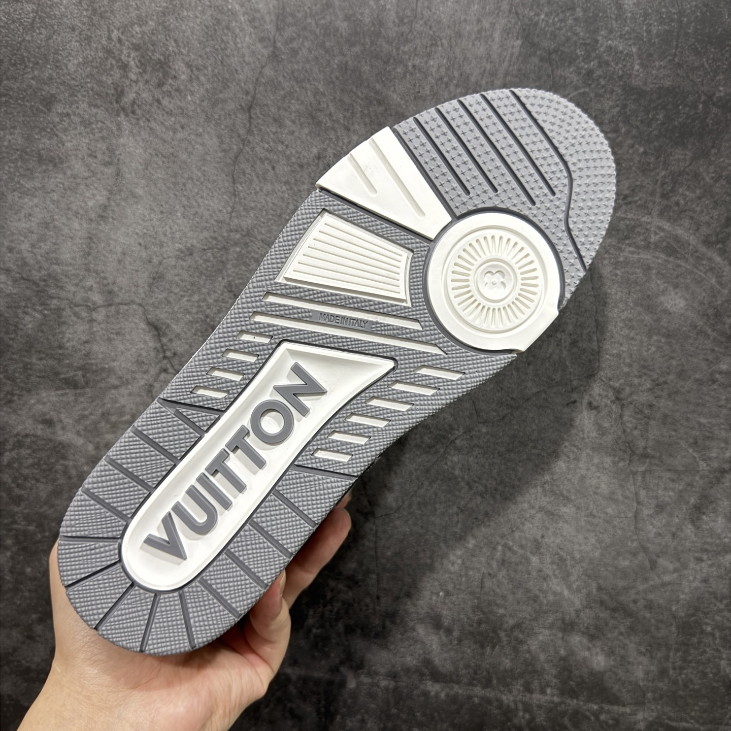 Louis Vuitton  Trainer Sneaker T538003 | Yooybuy Spreadsheet
