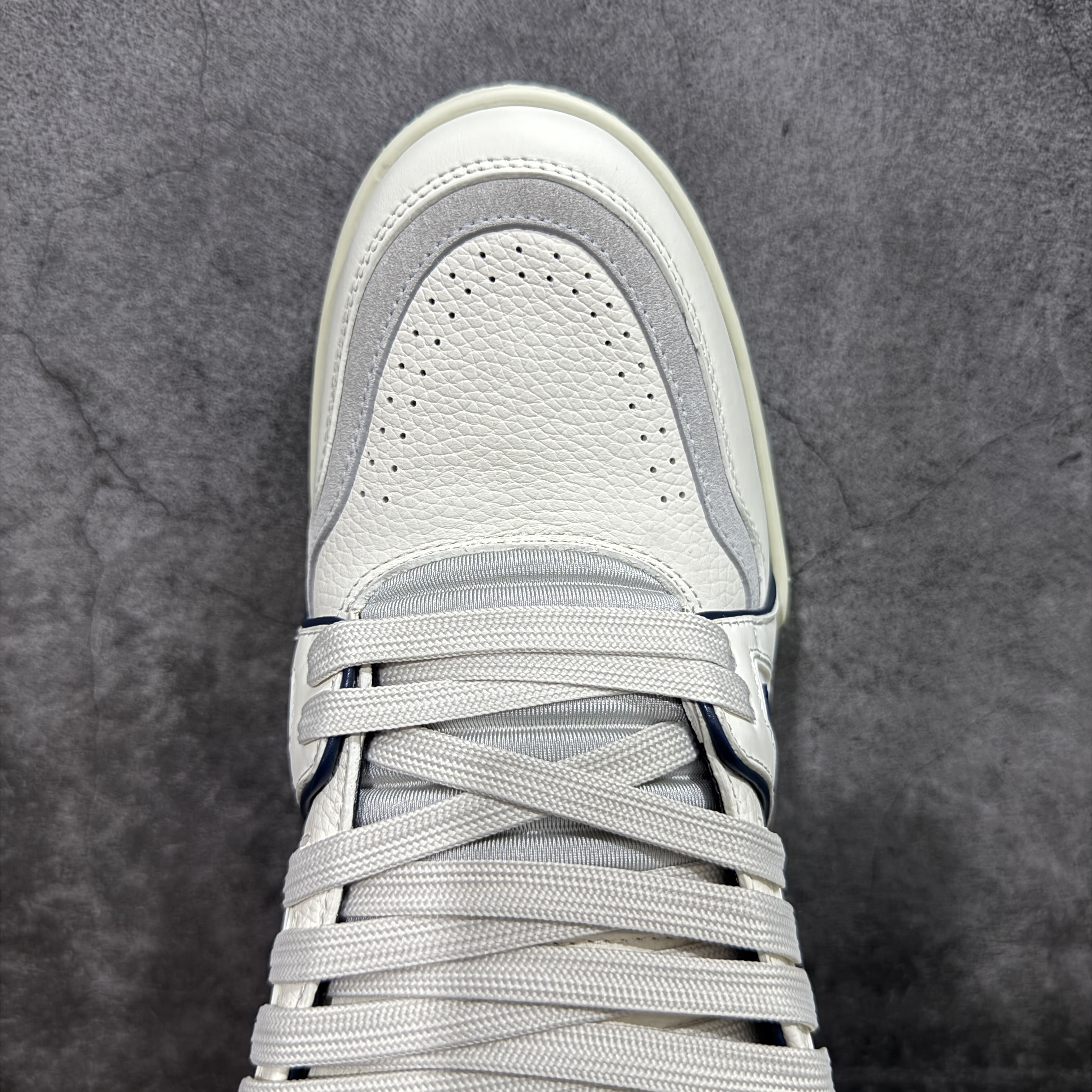 Louis Vuitton  Trainer Sneaker T538006 | Yooybuy Spreadsheet