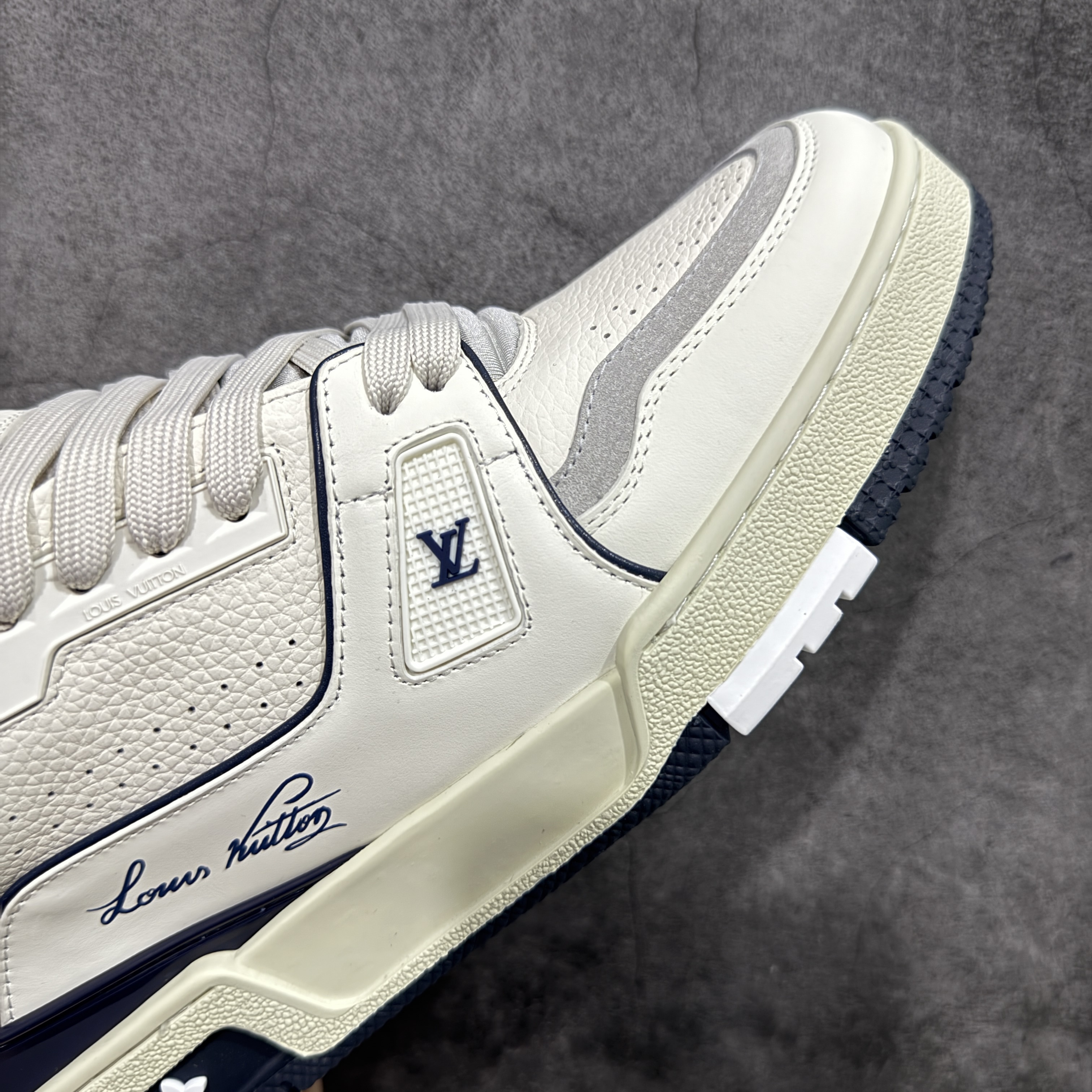 Louis Vuitton  Trainer Sneaker T538006 | Yooybuy Spreadsheet