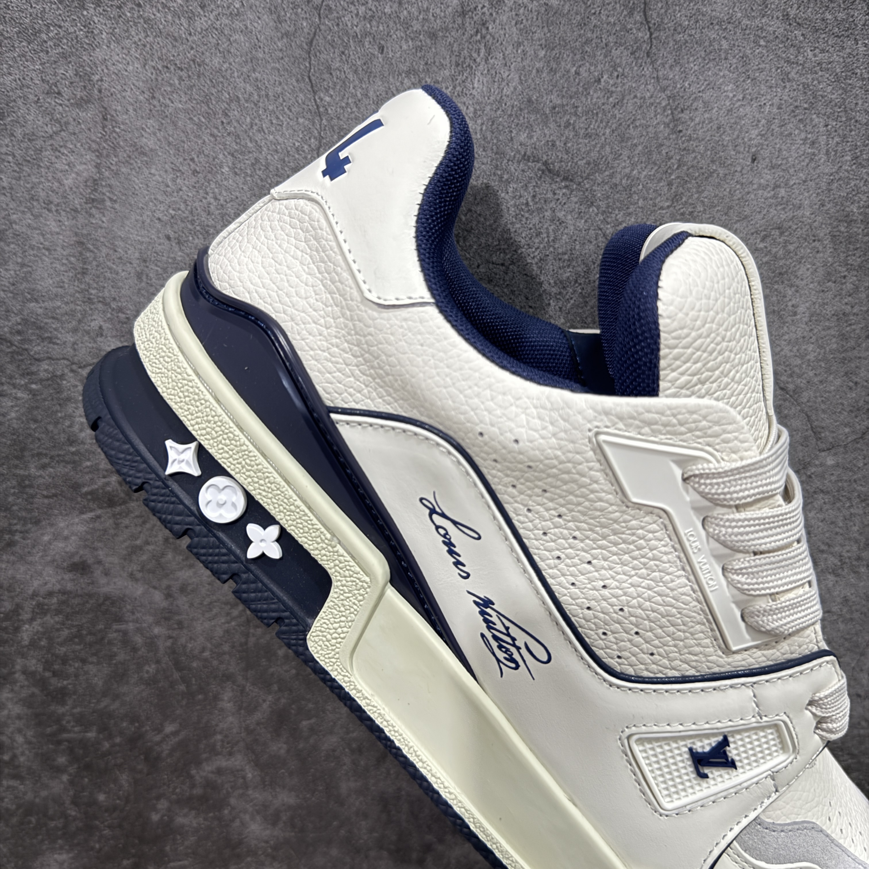 Louis Vuitton  Trainer Sneaker T538006 | Yooybuy Spreadsheet
