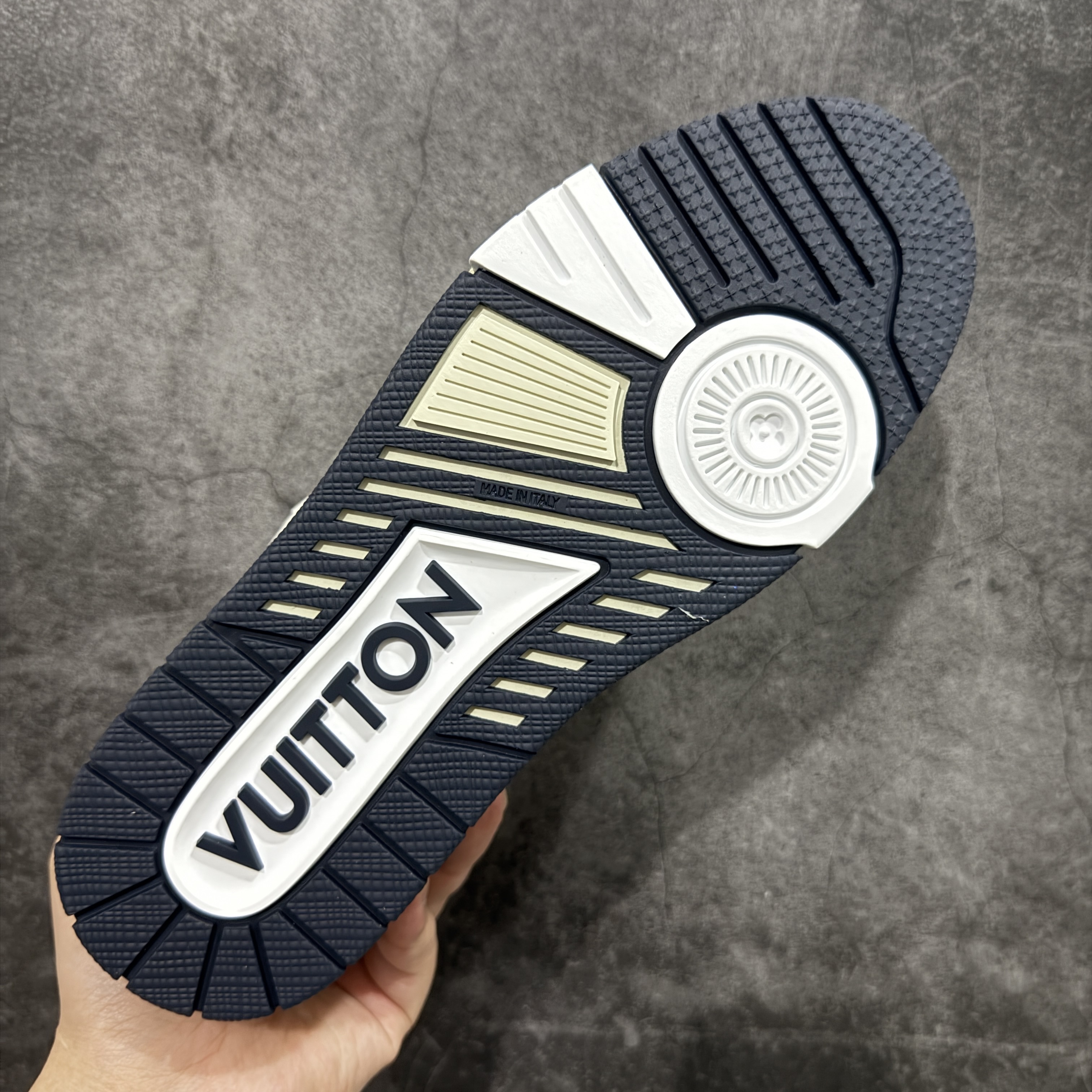 Louis Vuitton  Trainer Sneaker T538006 | Yooybuy Spreadsheet
