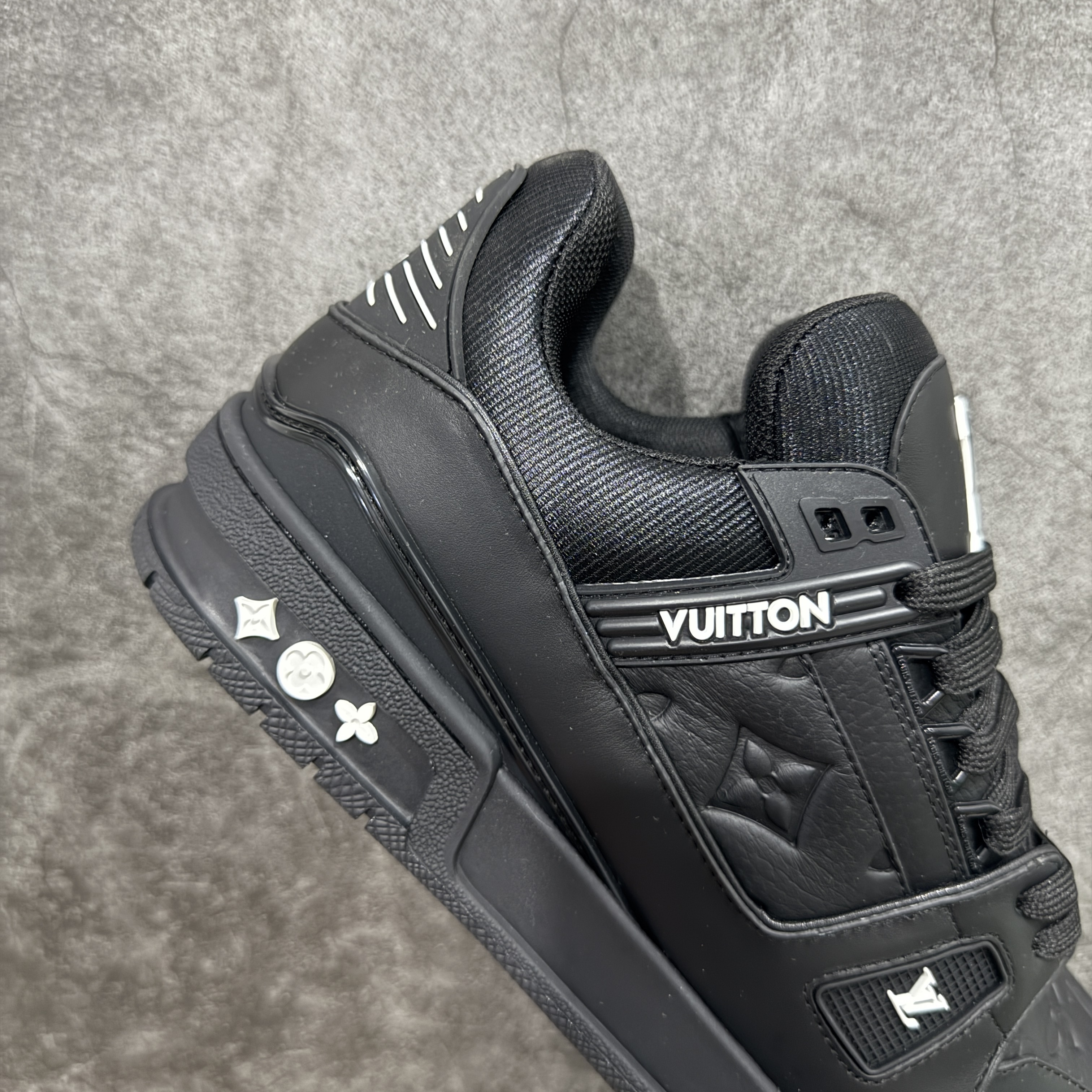 Louis Vuitton  Trainer Sneaker T538007 | Yooybuy Spreadsheet