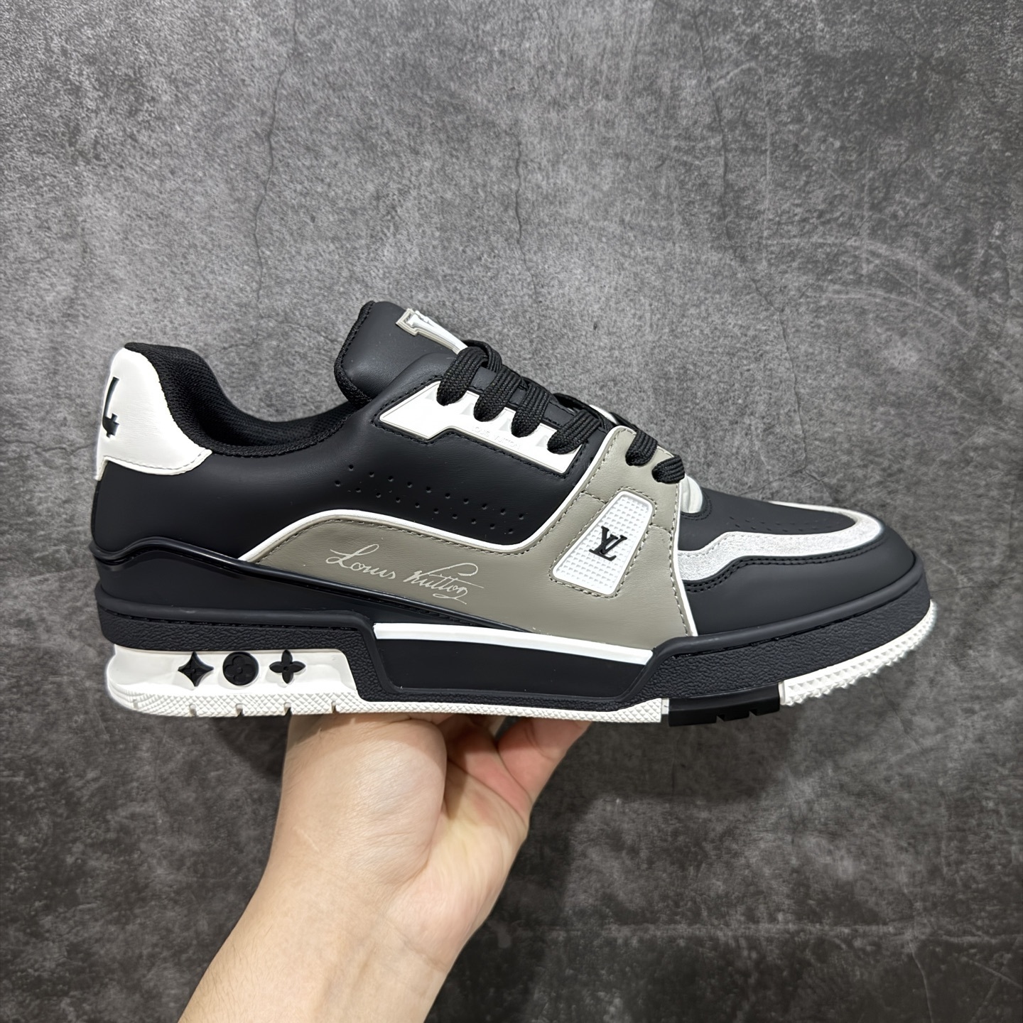 Louis Vuitton Trainer Sneaker T538010 | Yooybuy Spreadsheet