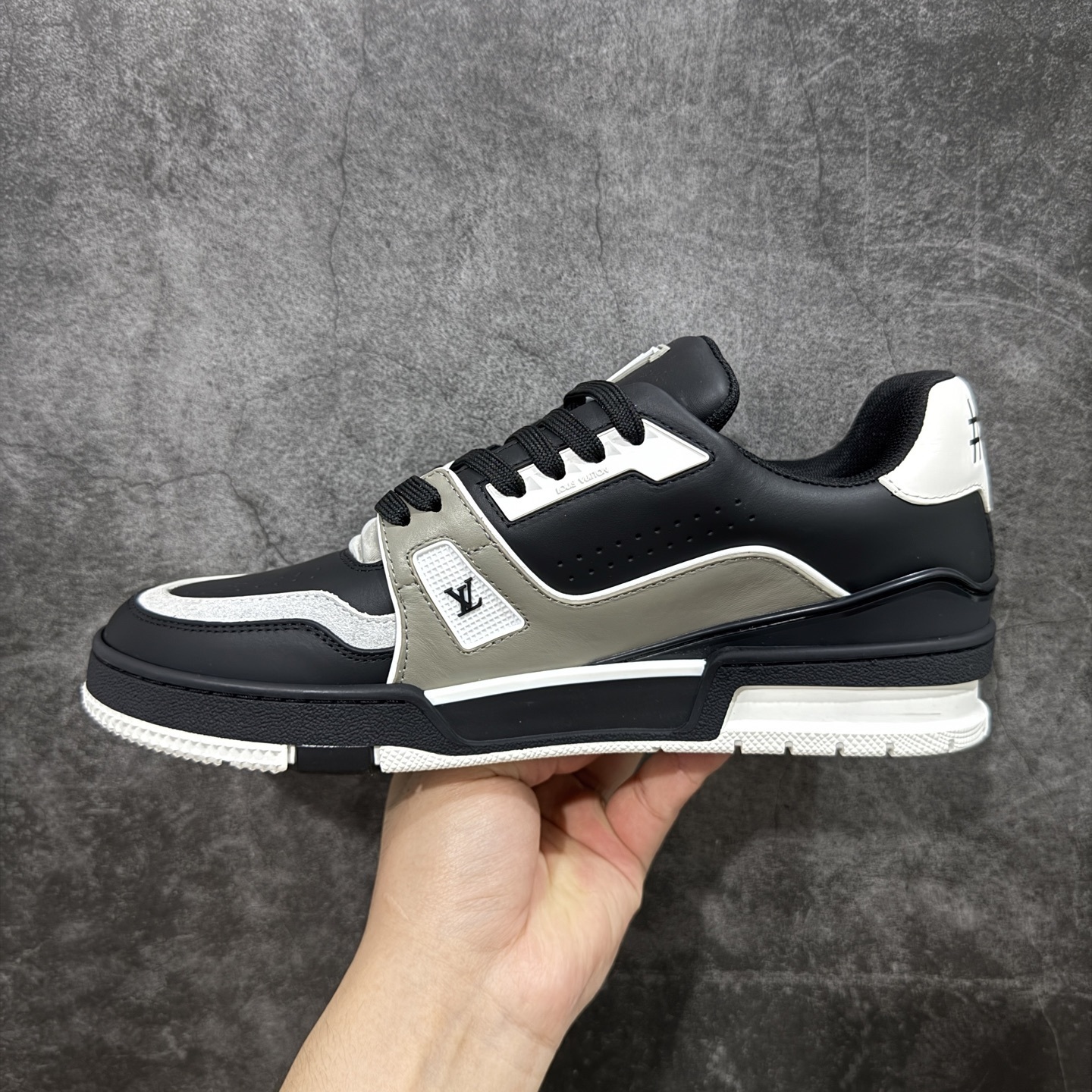 Louis Vuitton Trainer Sneaker T538010 | Yooybuy Spreadsheet