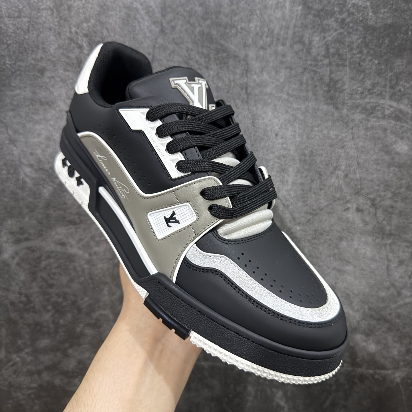 Louis Vuitton Trainer Sneaker T538010 | Yooybuy Spreadsheet
