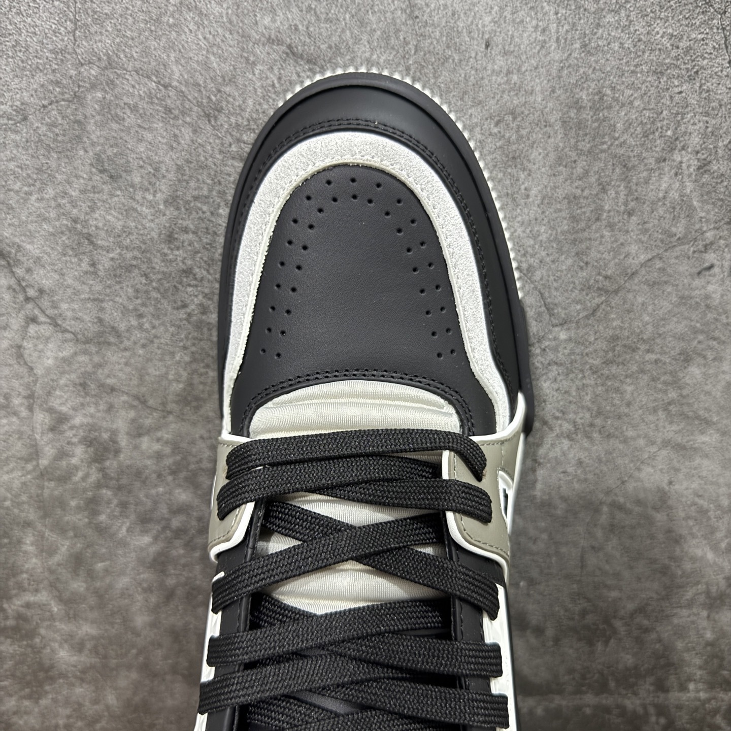 Louis Vuitton Trainer Sneaker T538010 | Yooybuy Spreadsheet
