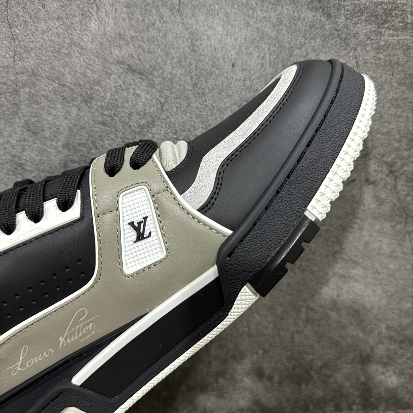 Louis Vuitton Trainer Sneaker T538010 | Yooybuy Spreadsheet