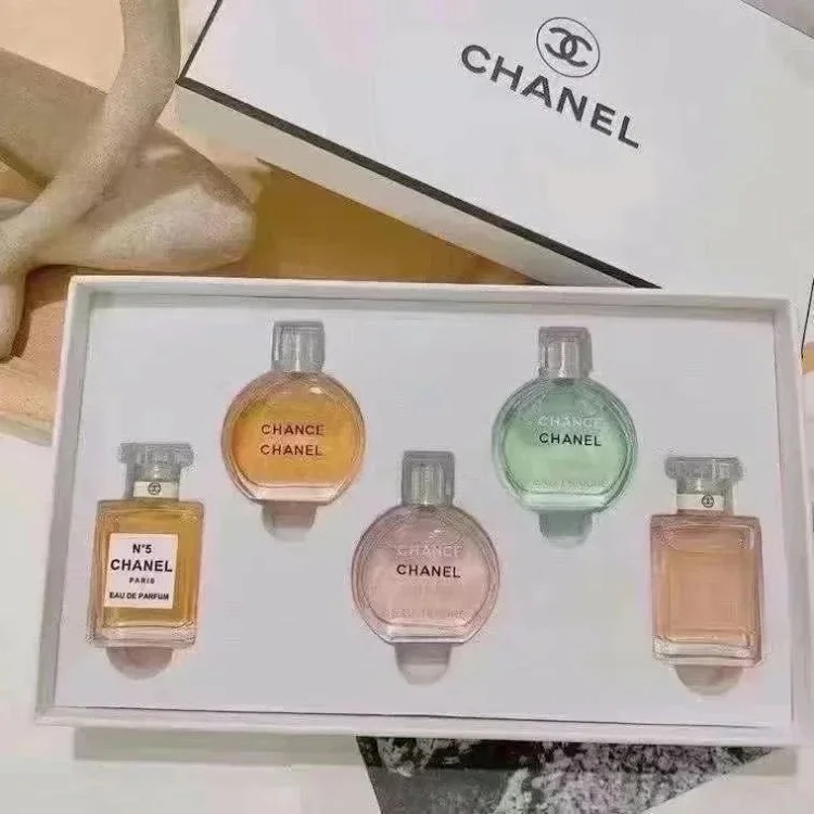 Fashionable and Popular Perfume Set (P-0103)